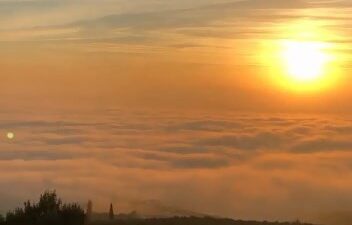 Bursa’da sabah saatlerinde oluşan sis, kartpostallık görüntüler oluşturdu