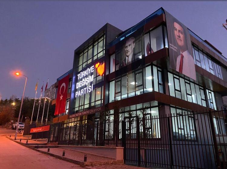 Yeni kurulan partinin Bursa örgütünde kriz!