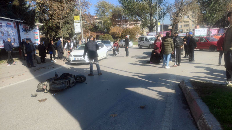 Bursa'nın İnegöl ilçesinde meydana gelen trafik kazasında biri bebek 2