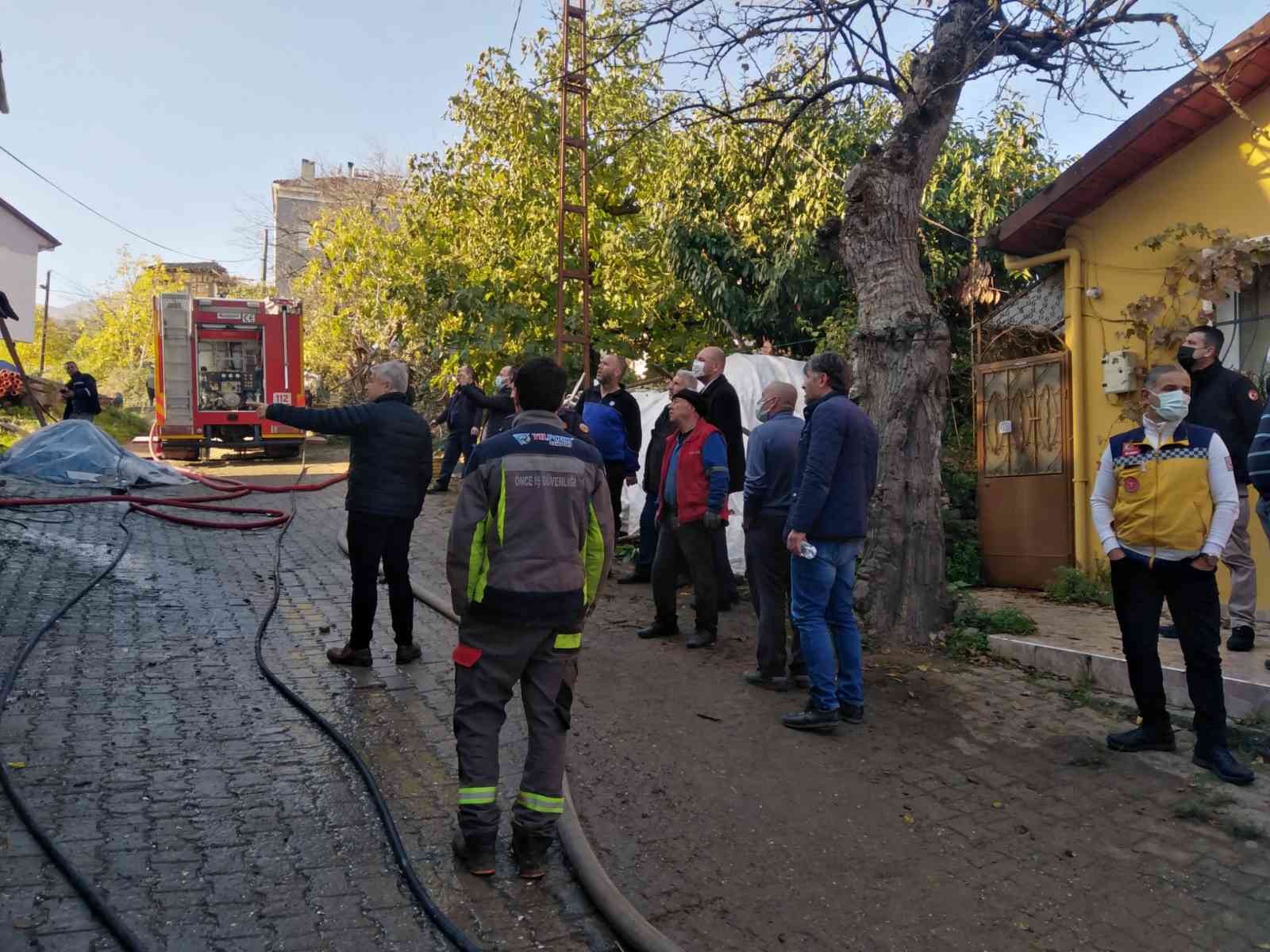 Bursa’da kahreden ölüm! Yangına müdahale ederken… Bursa’da kahreden ölüm! Yangına müdahale ederken…