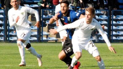 2.Lig’deki Bursa ekibi lidere direnemedi!