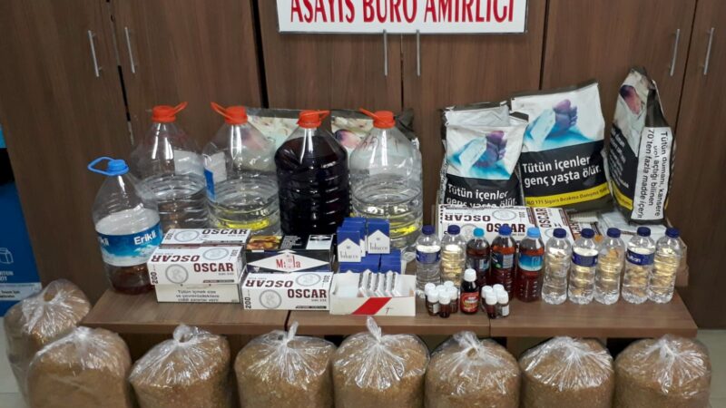 Karacabey’de sahte içki ve kaçak sigara operasyonu: 2 gözaltı Karacabey İlçe Emniyet Müdürlüğü Asayiş Büro Amirliği ekipleri kaçak sigara
