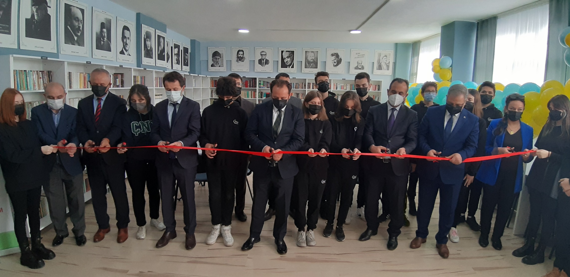 Bursa’da okullar kütüphanelerine kavuşuyor