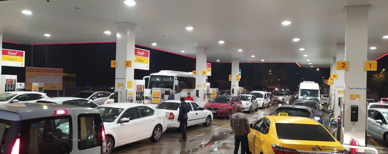 Bursa’da 1980 öncesi görüntüler! ‘Zam gelecek’ kuyruğu…