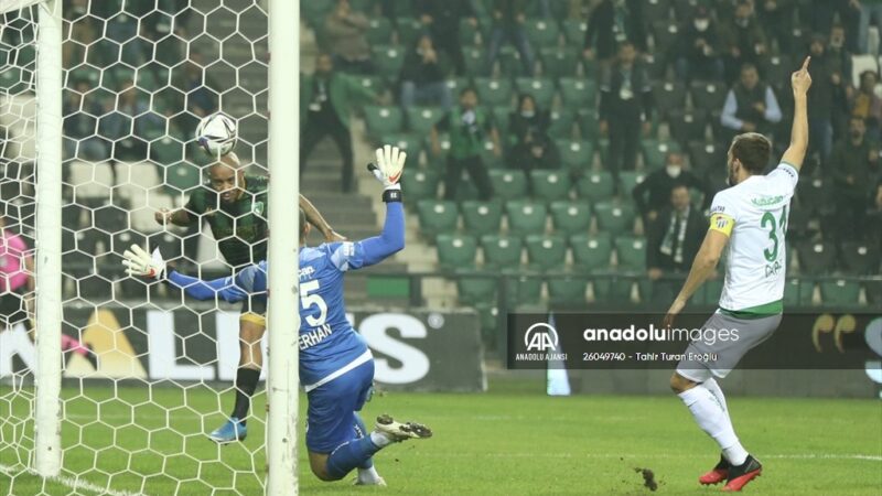 Spor Toto 1. Lig’de 12. hafta tamamlandı. Haftanın kapanış maçında