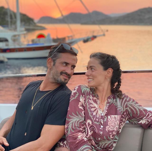 Karnı burnunda ilk poz! Yeni imajı da ayrı olay