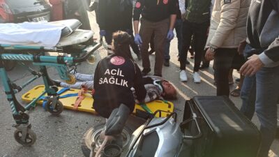 Bursa’da otomobil, iki motosiklete çarptı: 2 yaralı