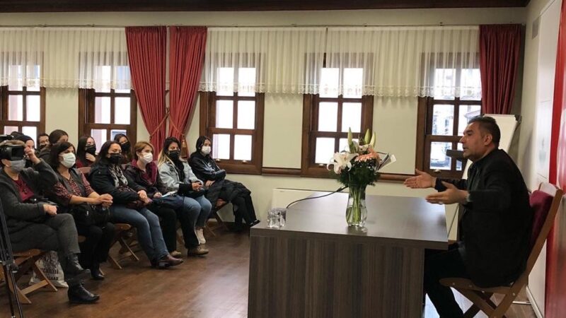 Şadırvanlı Han’da dil ve edebiyat söyleşileri OSMANGAZİ BELEDİYESİ’NİN RESTORASYON ÇALIŞMALARININ ARDINDAN BURSA’NIN YENİ EĞİTİM VE KÜLTÜR