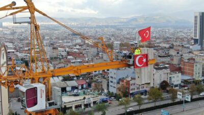 Bursa’da 80 metrede Ata’ya saygı…