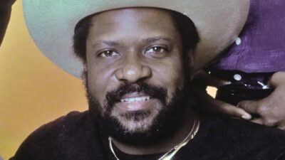 Ünlü müzisyen hayatını kaybetti