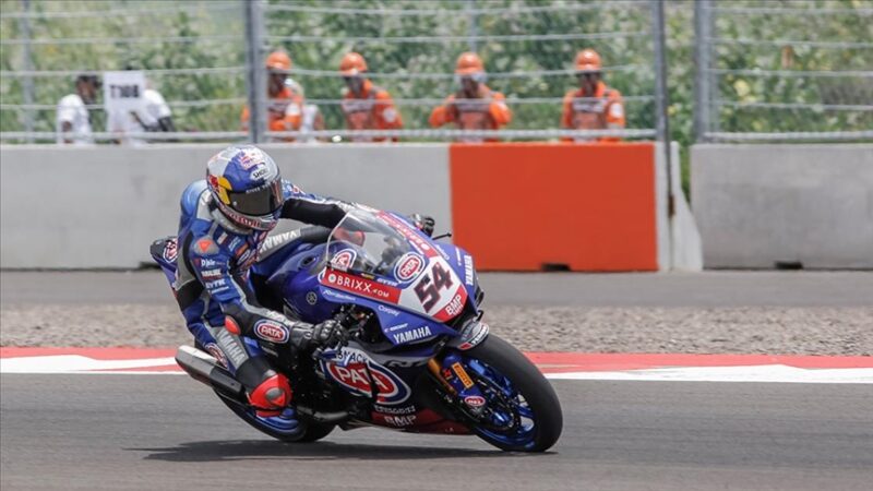 Milli motosikletçi Toprak Razgatlıoğlu, Dünya Superbike Şampiyonası'nda şampiyonluk için büyük