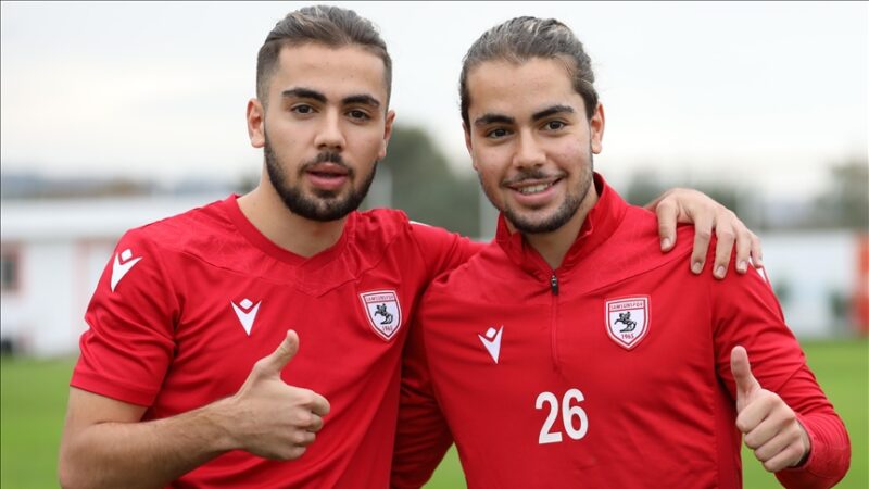 Spor Toto 1. Lig ekiplerinden Yılport Samsunspor'un tek yumurta ikizi