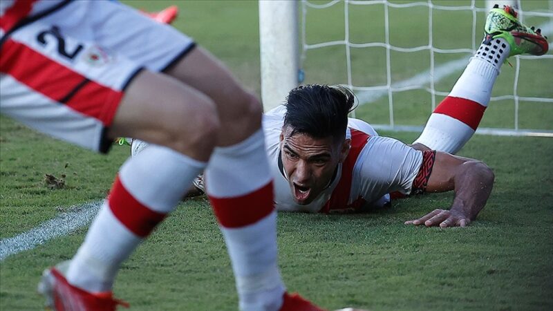Rayo Vallecano sağlık personeli, Falcao'nun sağ uyluk kasında yırtık yaşadığını