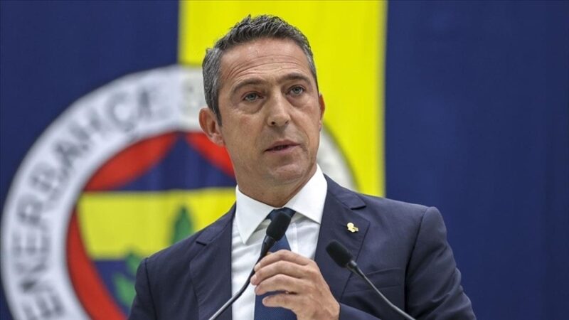 Fenerbahçe Kulübü Başkanı Ali Koç, sarı-lacivertli futbol takımının teknik direktörü