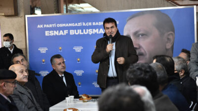 Dündar sahada, esnafın yanında