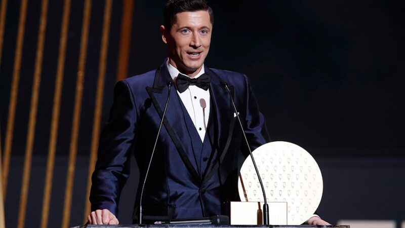 Bayern Münih’in yıldızı Robert Lewandowski, Ballon d’Or ödülünü Lionel Messi’ye