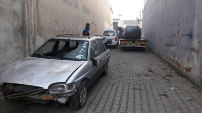 İnegöl’de çevre ve görüntü kirliliği oluşturan hurda araçlar toplanıyor