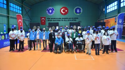 Engelleri Dart Turnuvası’yla aştılar