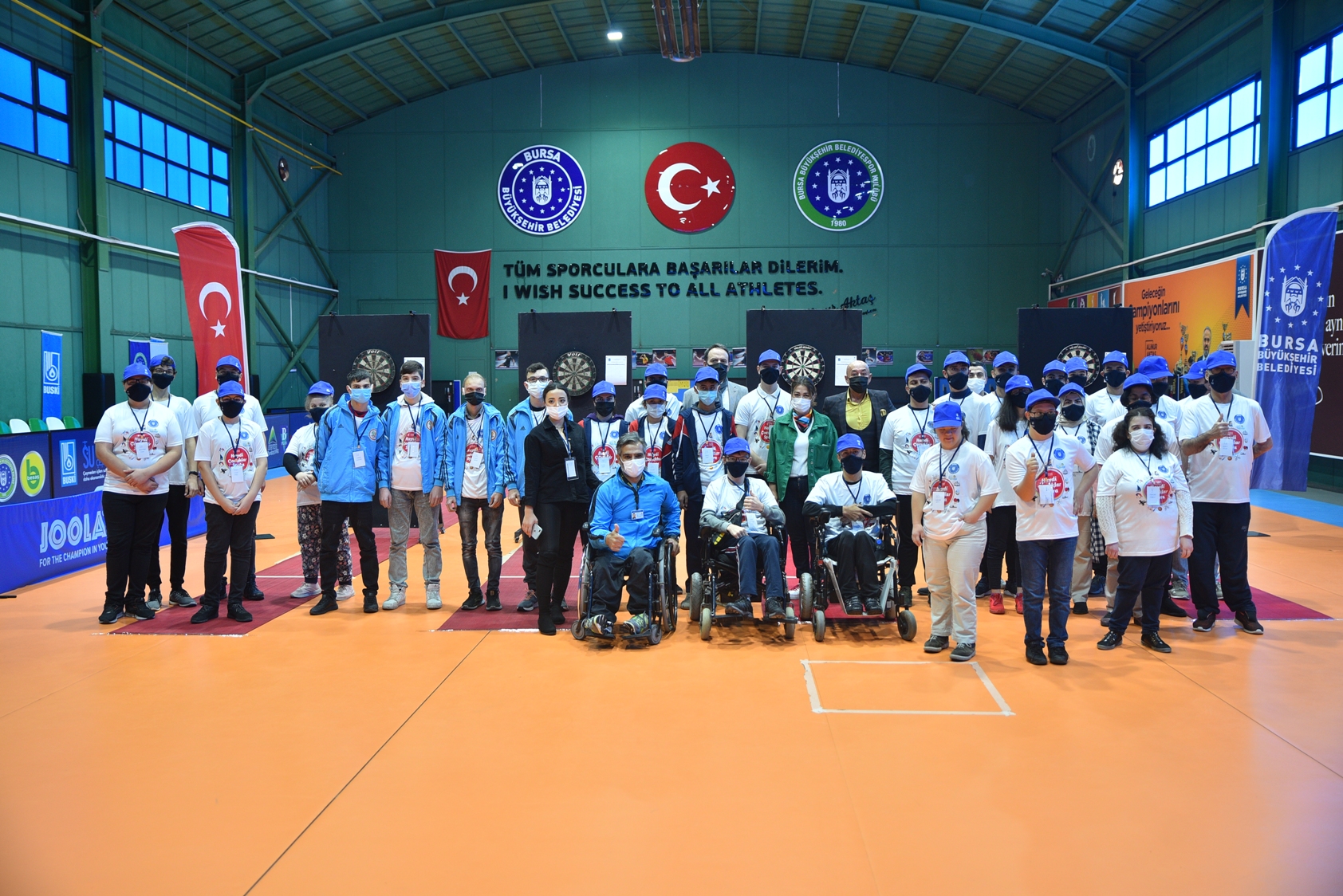 Engelleri Dart Turnuvası’yla aştılar