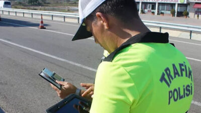 Trafikte bunu yapan yandı!