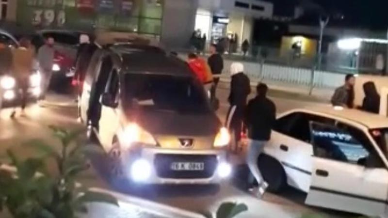 Bursa’da asker eğlencesi için trafiği böyle kapattılar