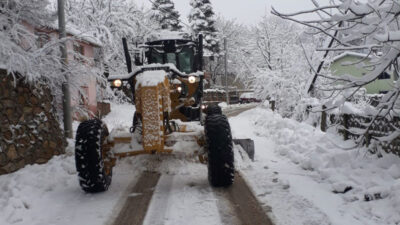 Bursa’da kardan kapanan yollara anında müdahale