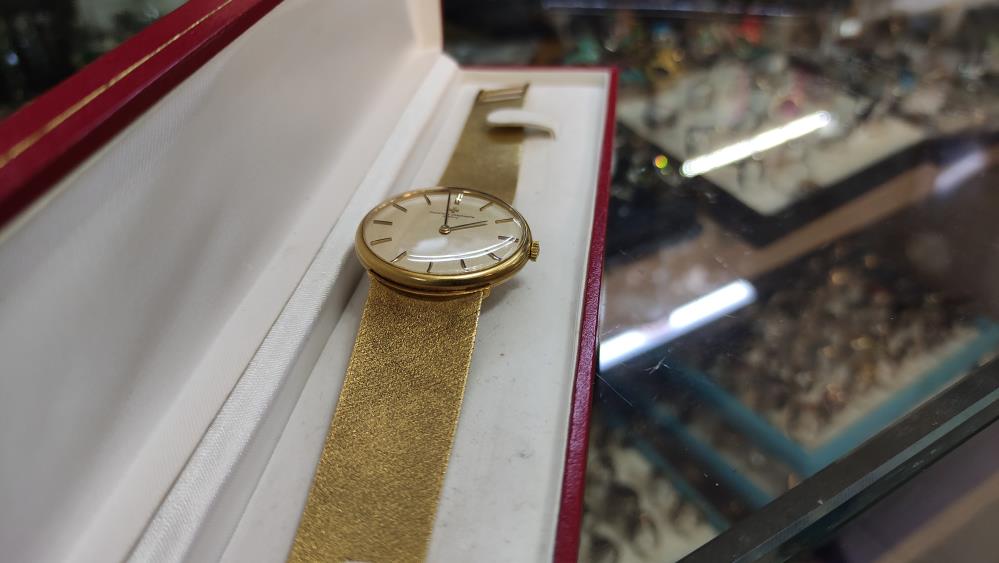 Bursa’da 100 yıllık altın saat! Servet değerinde satışta