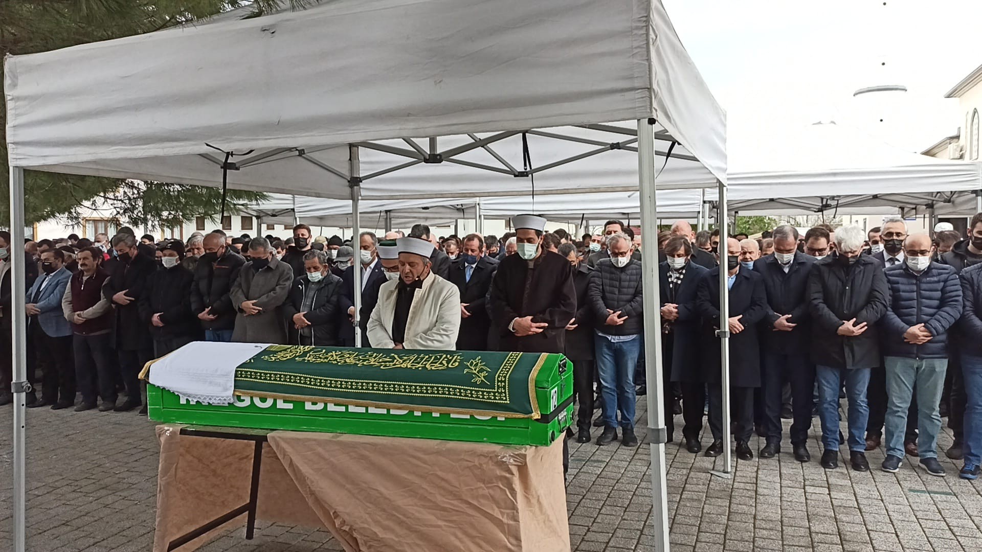 Merhum Başkan Hikmet Şahin’in babası hayatını kaybetti Merhum Başkan Hikmet Şahin’in babası hayatını kaybetti