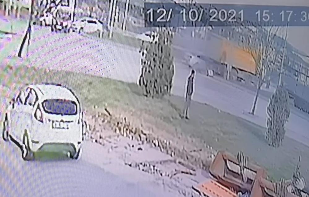 Bursa’da kamyon ile otomobil çarpıştı! O anlar kamerada