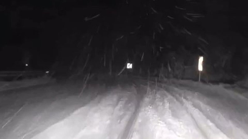 Uludağ’da şiddetli kar yağışı! Yollar kapandı