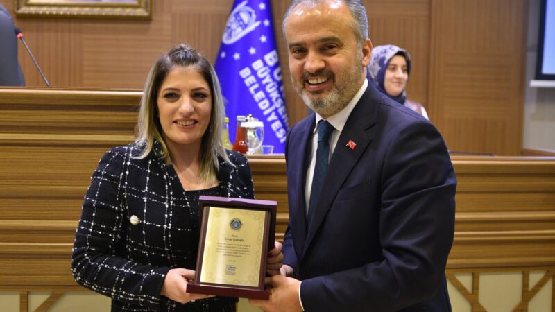 Bursa Büyükşehir Belediye Meclisinin aralık ayı toplantısında, yaptıkları işlerle kamuoyuna