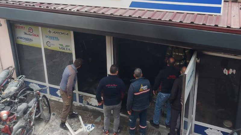 Bursa’da korkutan yangın Bursa’da bir motosiklet tamircisinde çıkan yangın korkuttu.