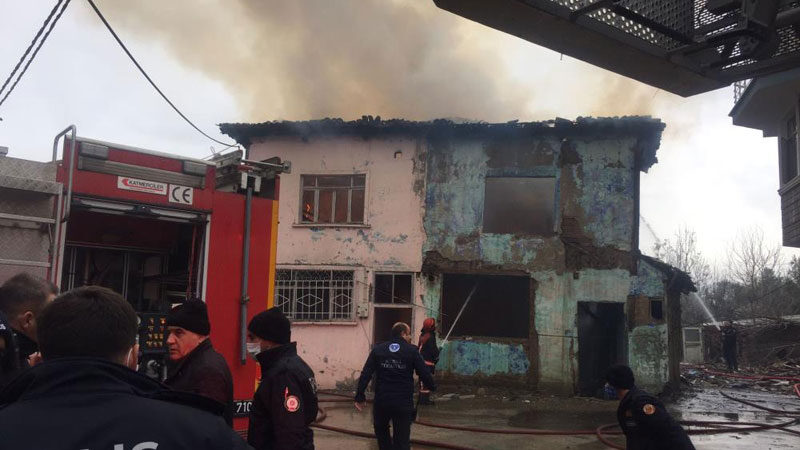 Bursa’da korkutan yangın Bursa’nın Gürsu ilçesinde iki katlı metruk binada çıkan yangın mahalle