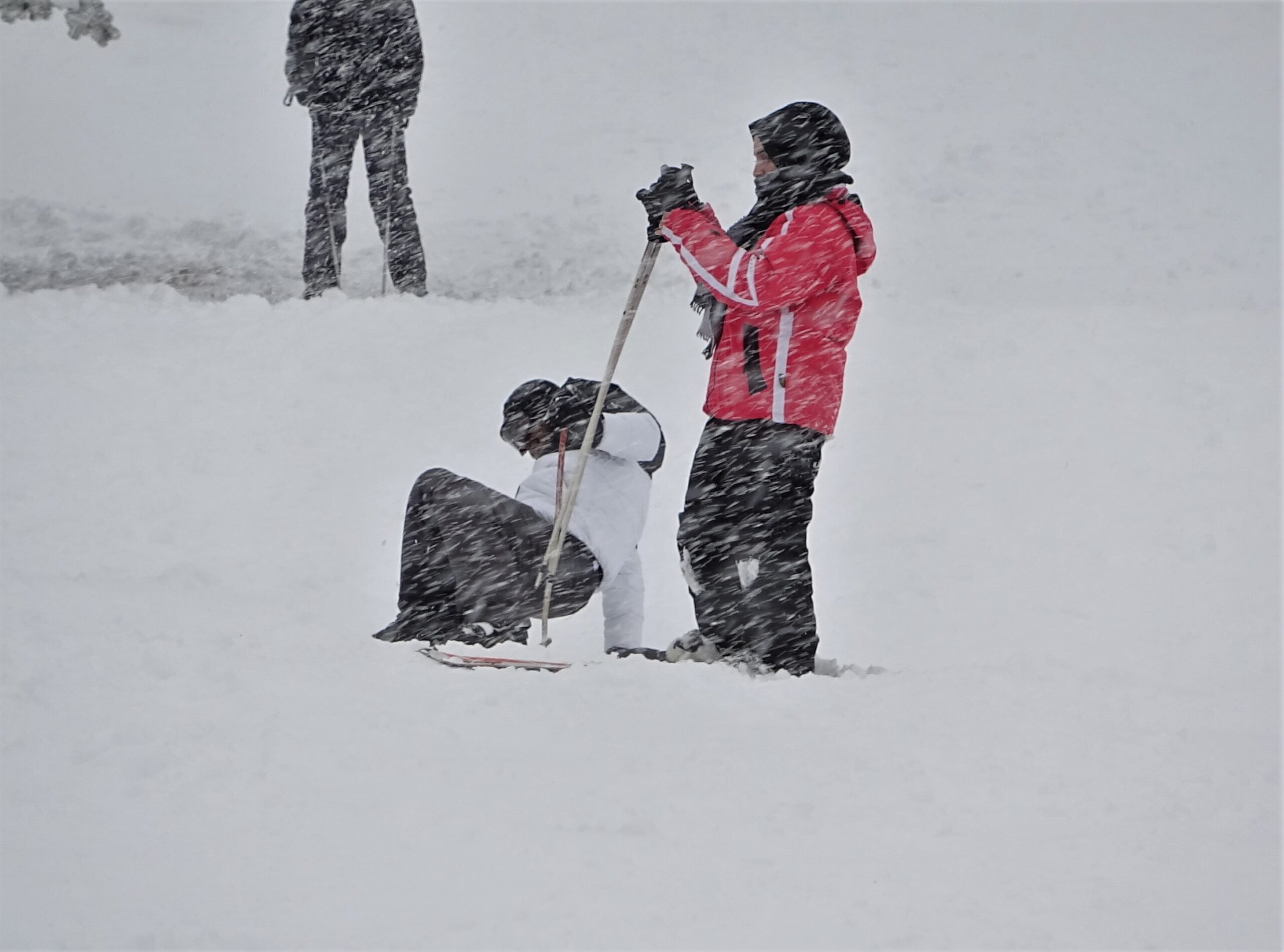 Uludağ’da düşe kalka kayak keyfi