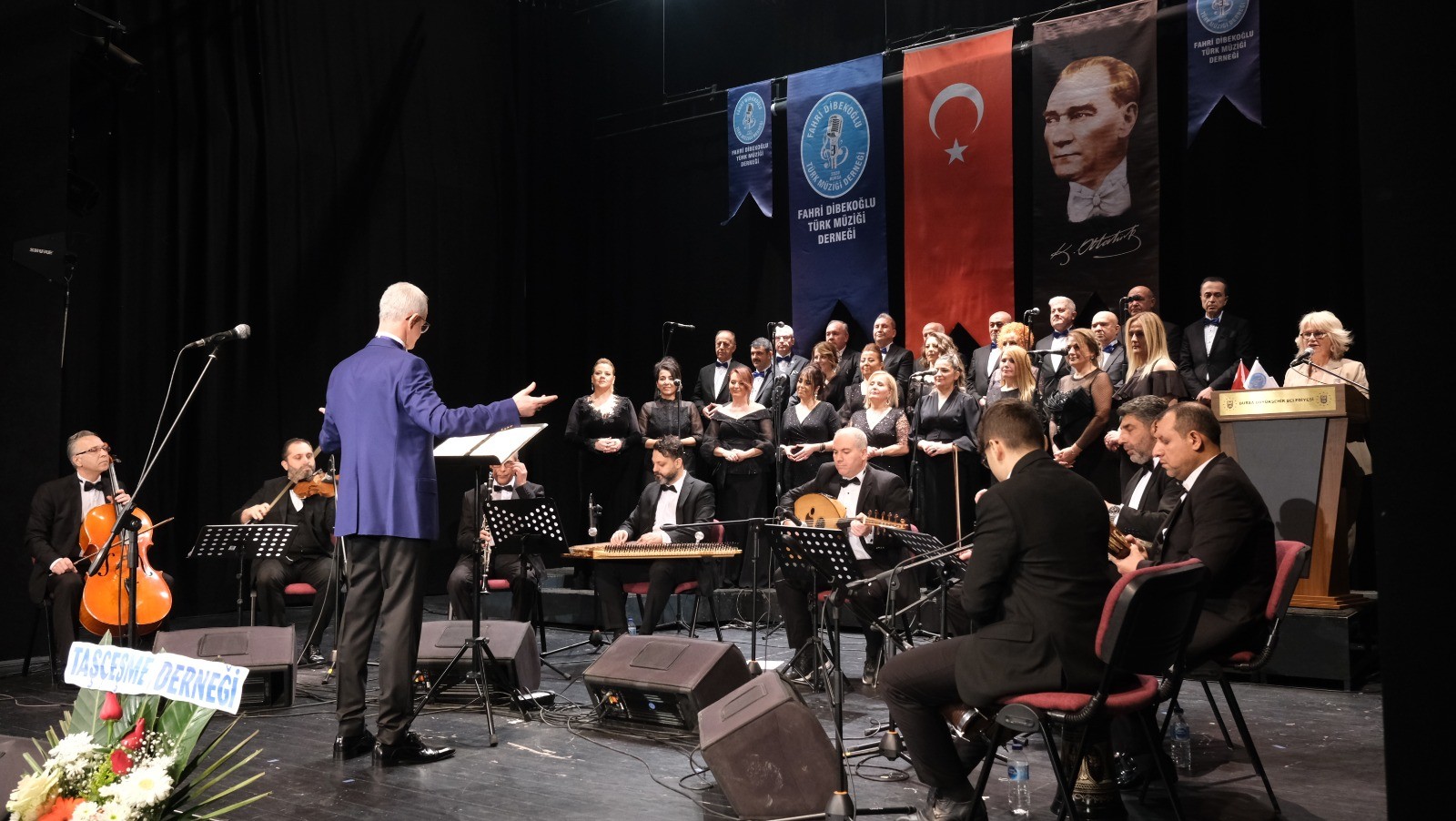 Bursalı müzik severler Bursa akşamında buluştu 1 AW495685 01