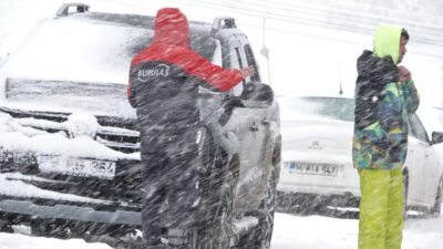 Bursa’da eksi 15 derecede ısınarak görevlerini yapabiliyorlar