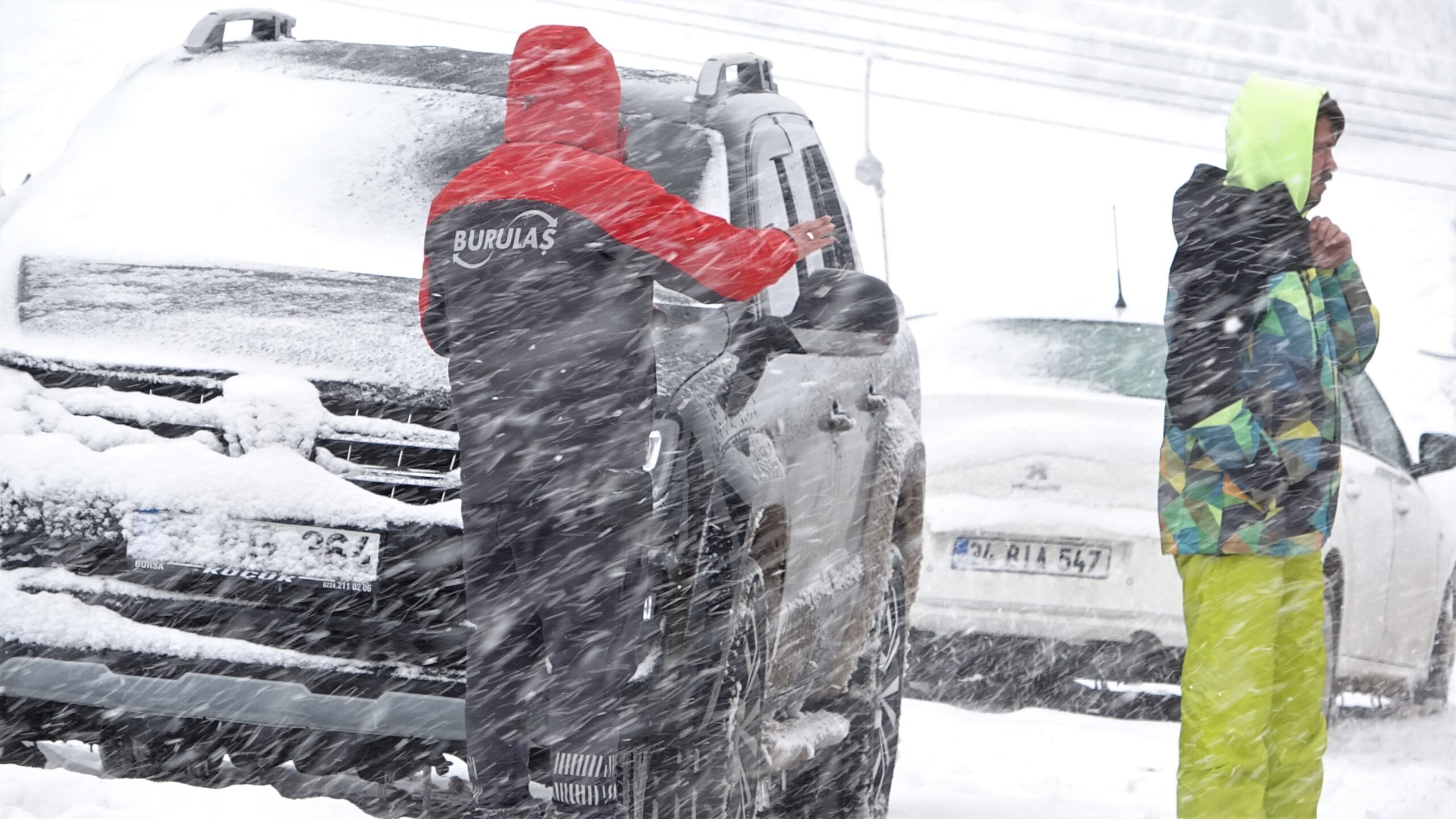 Bursa’da eksi 15 derecede ısınarak görevlerini yapabiliyorlar