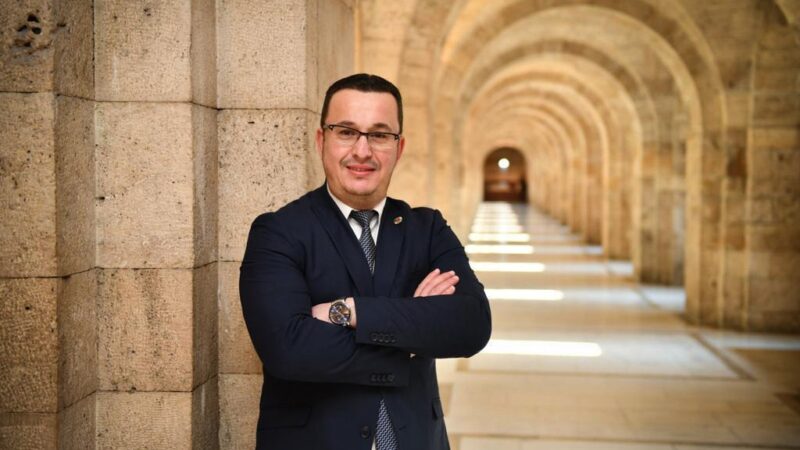 Mustafakemalpaşa Belediye Başkanı Mehmet Kanar, yeni yıl dolayısıyla kutlama mesajı