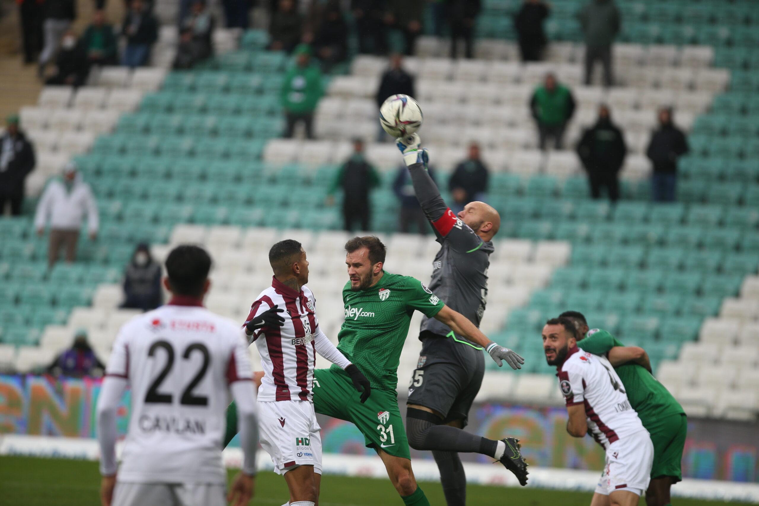 Bursaspor’da şimdi ne olacak? İldiz göreve başlıyor mu? Bursaspor’da şimdi ne olacak? İldiz göreve başlıyor mu?