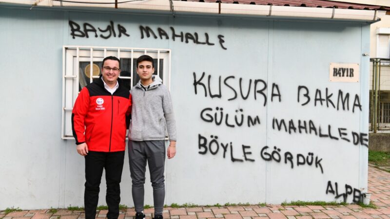 Genç başkandan gençlere efsane hareket! Kamuya ait duvarlara karalama yaptıkları için tepki çeken gençleri bulan