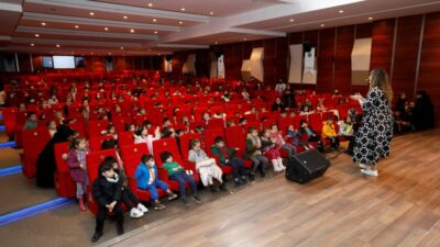 Türküler ve masallar İnegöllü öğrencilerle buluştu