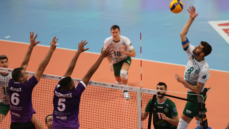 AXA Sigorta Efeler Ligi'nde mücadele eden Bursa Büyükşehir Belediyespor Erkek