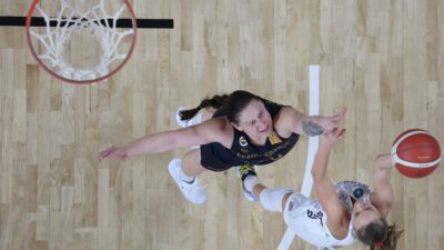 Bursa’nın İncileri yenilgisiz lider Fenerbahçe’yi de devirdi