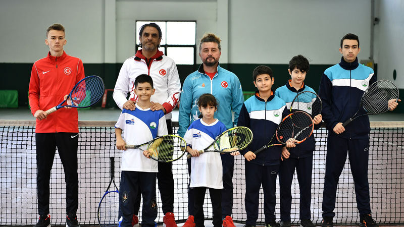 Spor alanında ciddi yatırımlara imza atan Osmangazi Belediyesi, engelli sporculara