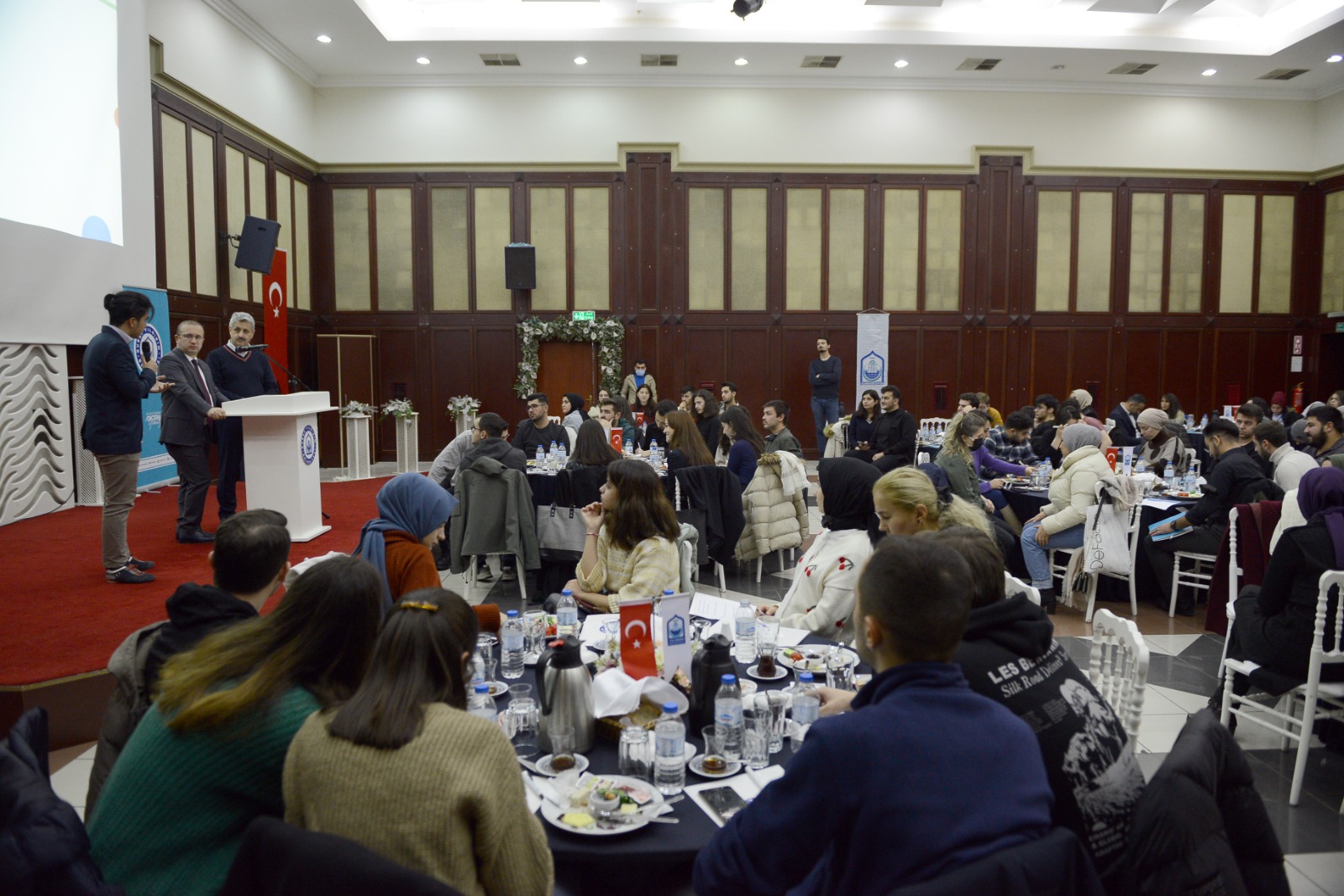 Yıldırım gençlerle yönetiliyor