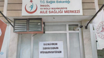 Bursa’da doktoru tehdit etti! Cama ‘Özür dilerim’ yazısı asınca davadan kurtuldu