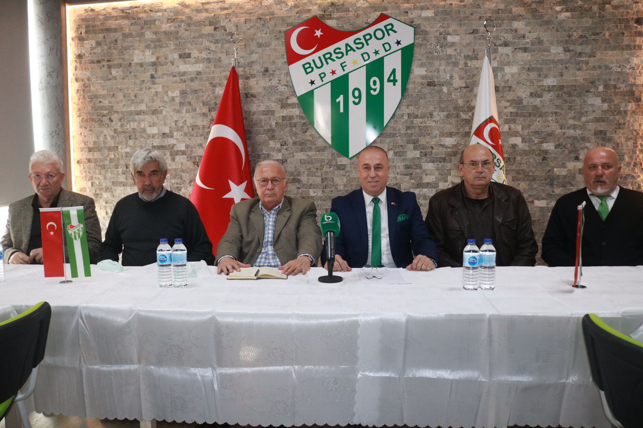 Bursaspor’un efsanelerinden flaş açıklama! Bursaspor’un efsanelerinden flaş açıklama!