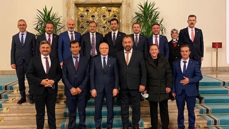 AK Parti Bursa teşkilatında yaşanan köklü revizyon sonrası Mudanya ve
