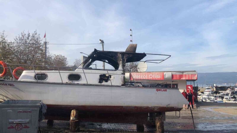 Bursa’da kısa sürede alev topuna döndü! İşte o anlar… Bursa’da barınağa çekilen yat alev alev yandı. Bu anlar ise