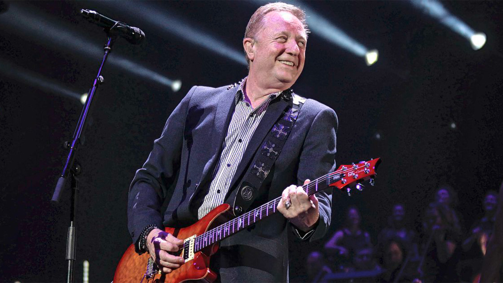 Ünlü şarkıcı hayatını kaybetti